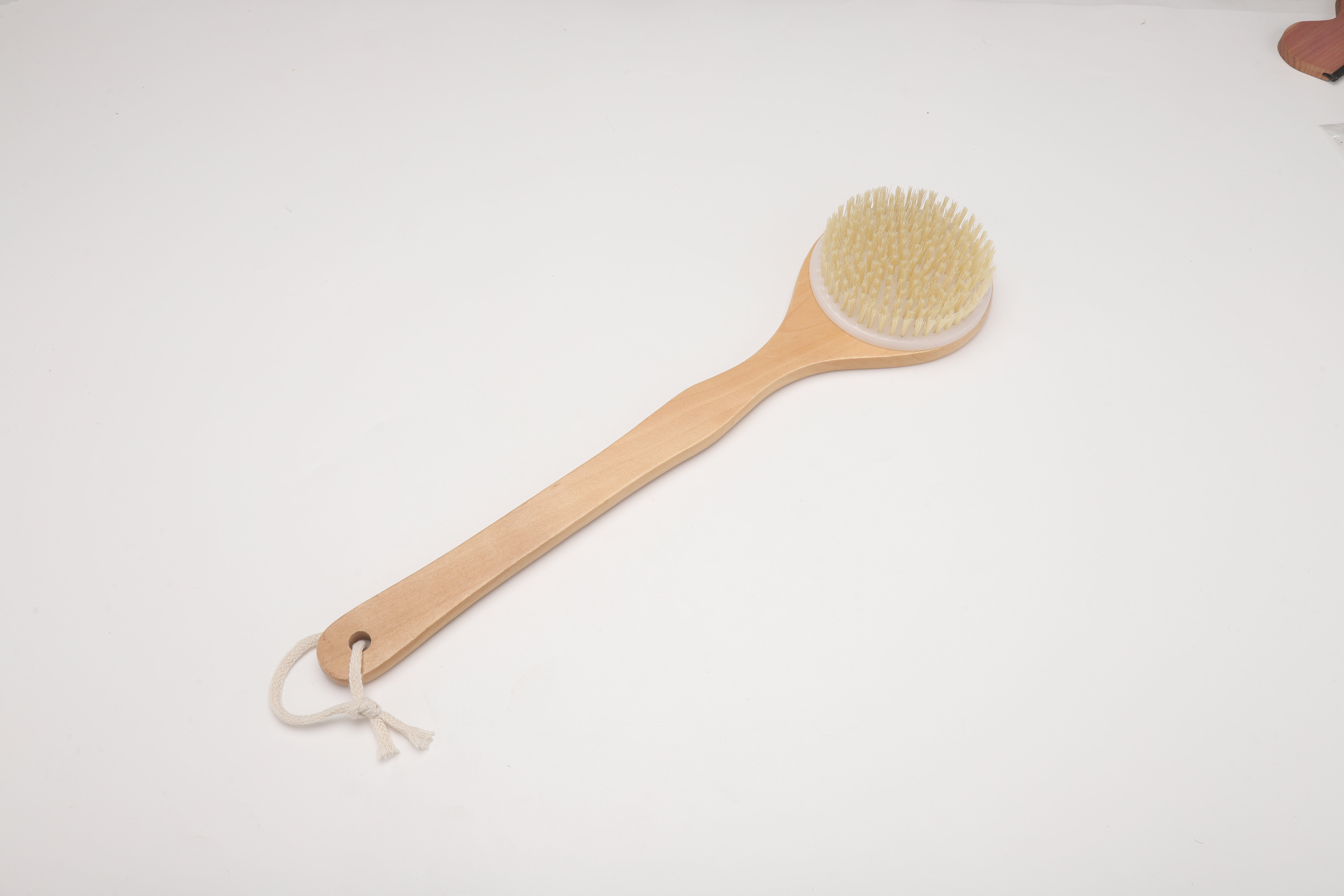 Long Handle Wooden Bath Brush with Synthetic Bristles