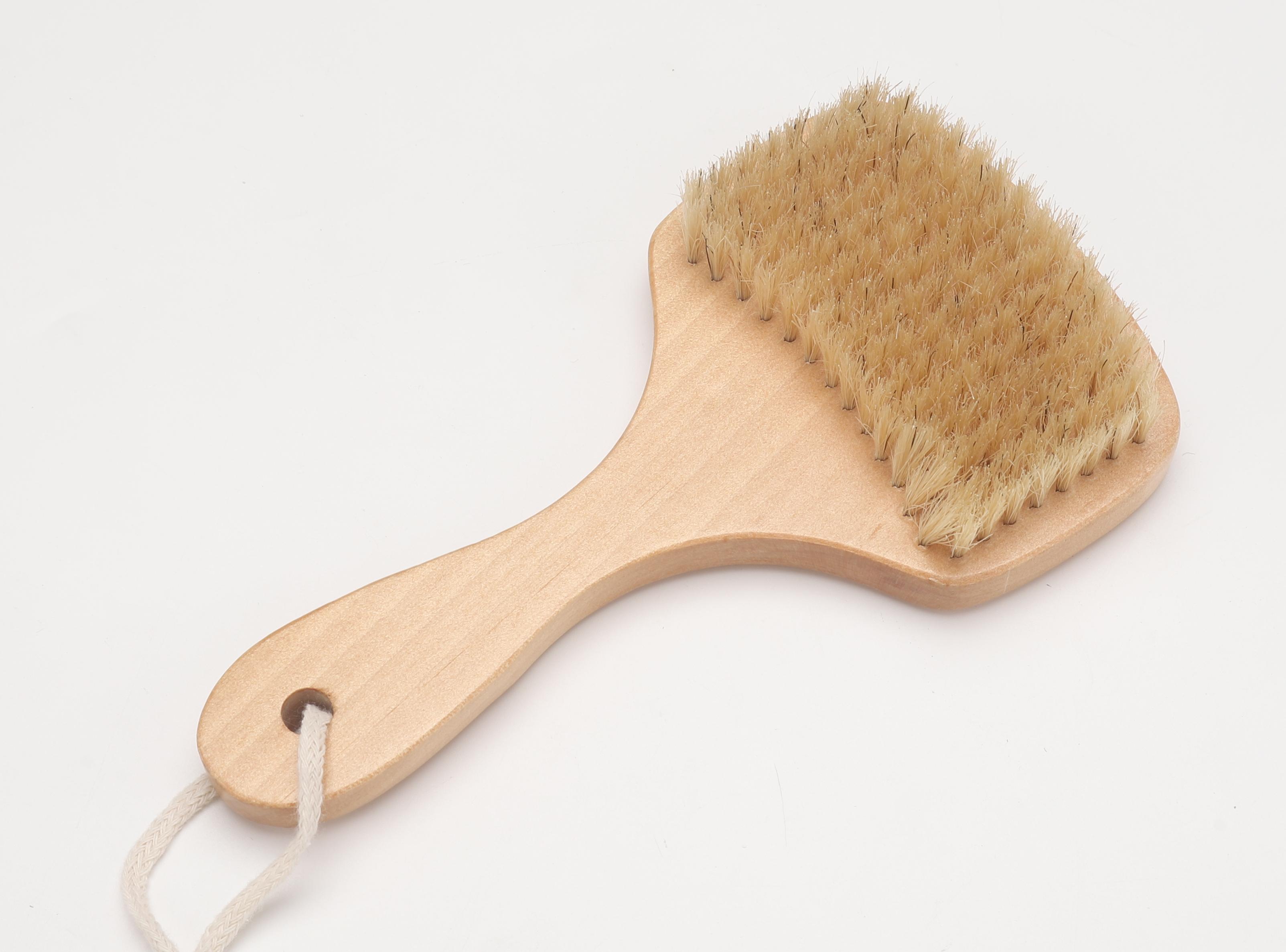 long-handle bamboo bath brush