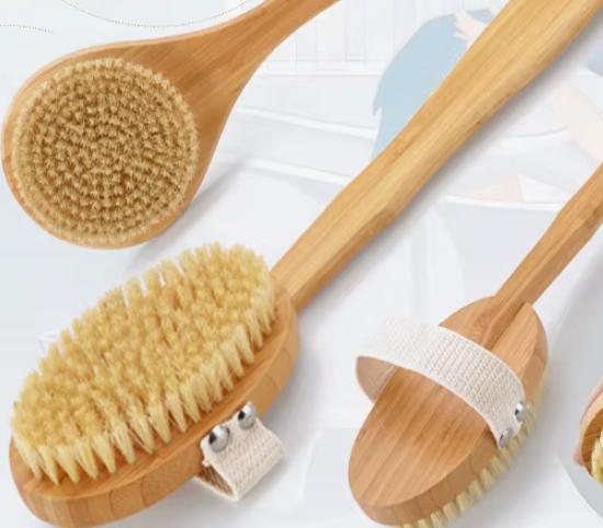 How to use a wooden bath brush correctly for best results?