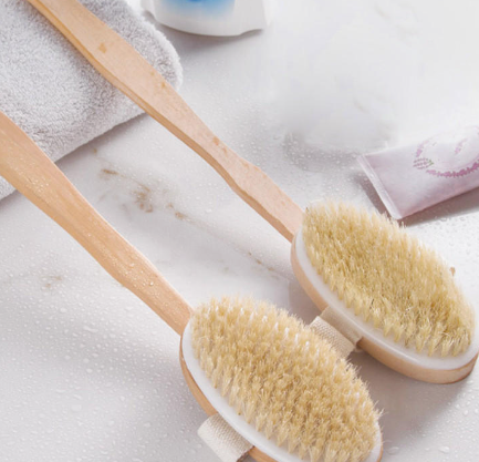 How to Use a Bath Brush for 30% Smoother Skin in Just 7 Days?